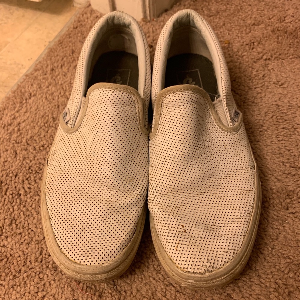 🤍WHITE VANS SLIP ONS